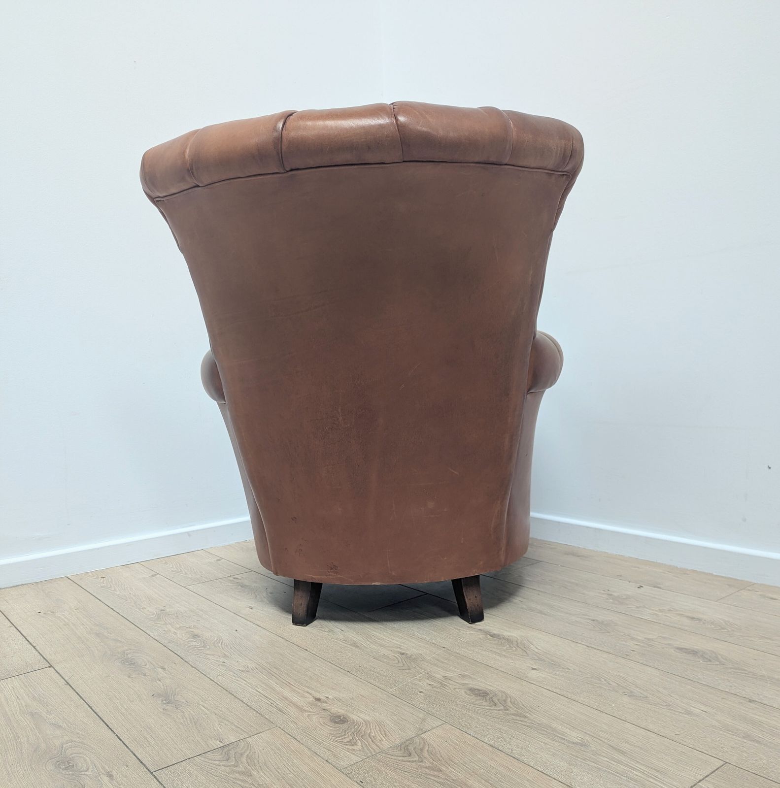 595.0 Vintage Tetrad Ella Tan Leather Club Chair Delivery Available 0346 photo