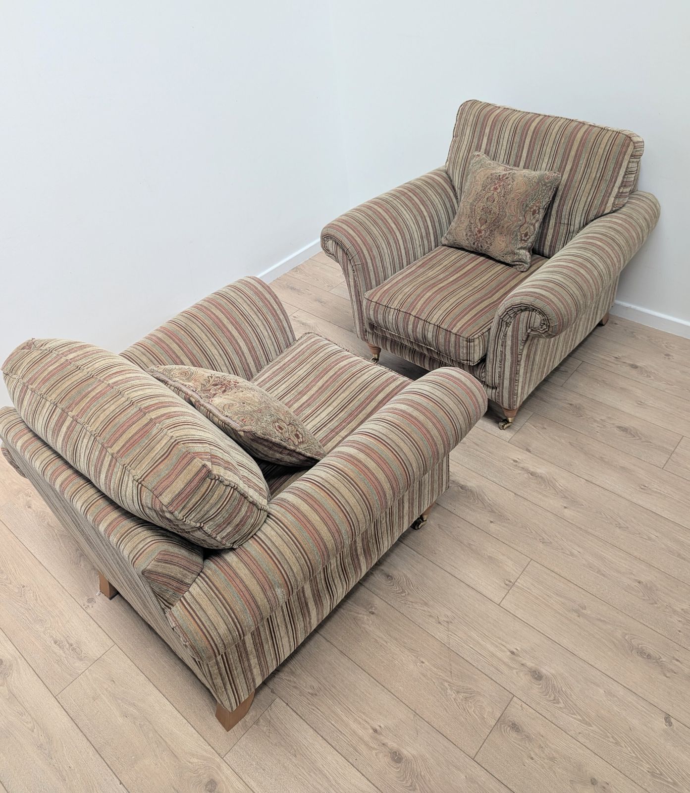 1695.0 Paire de fauteuils club vintage Parker Knoll Comfy, livraison disponible 0335. photo