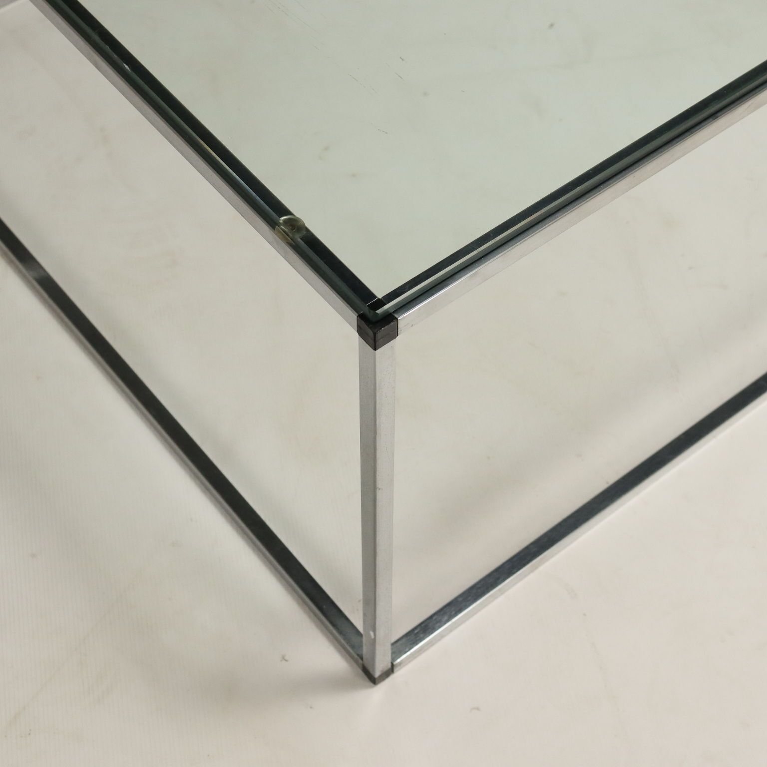 Glazen salontafel met chromen frame, jaren 1980 photo for sale
