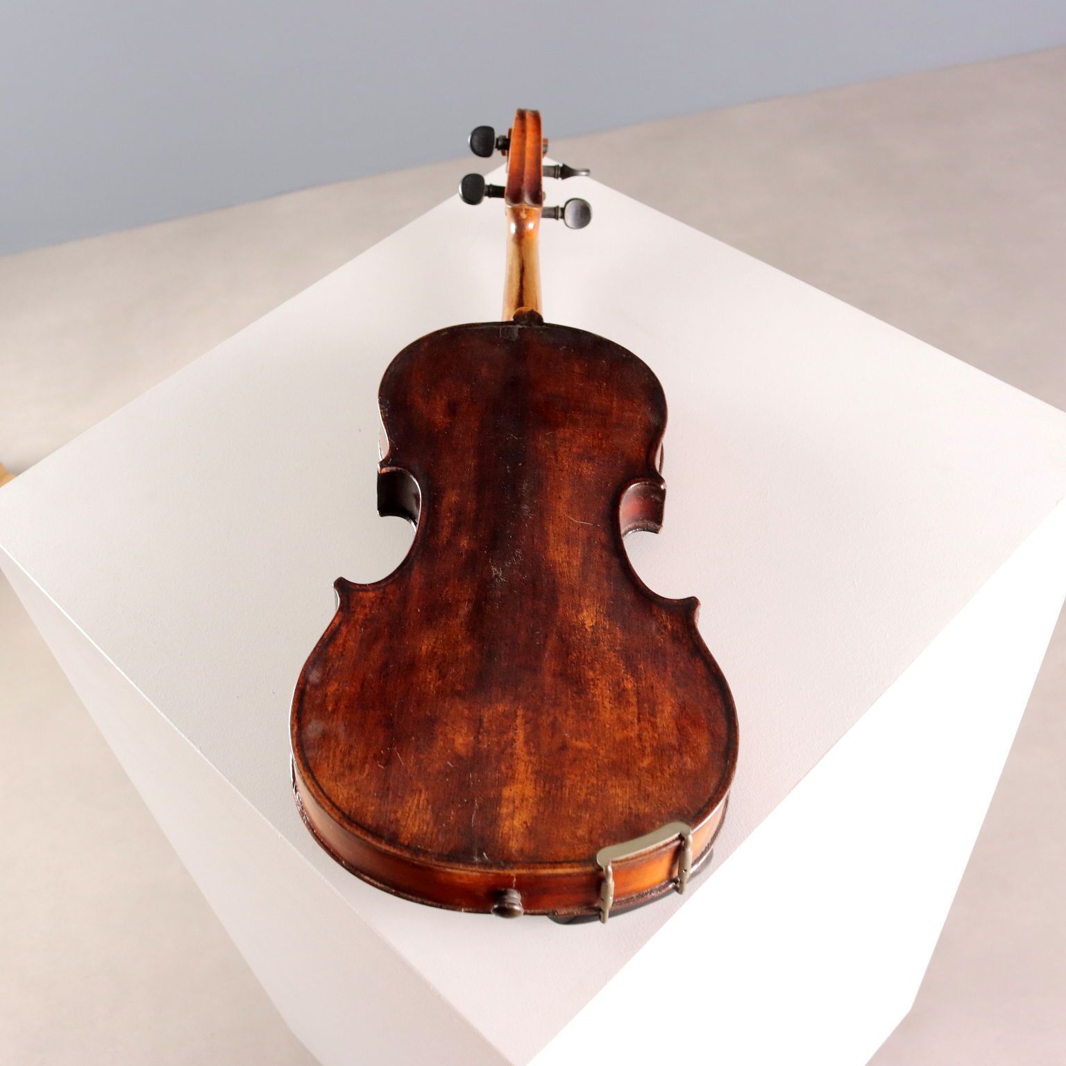 Violon d'époque avec étui en bois, France, seconde moitié du XIXe siècle photo vintage