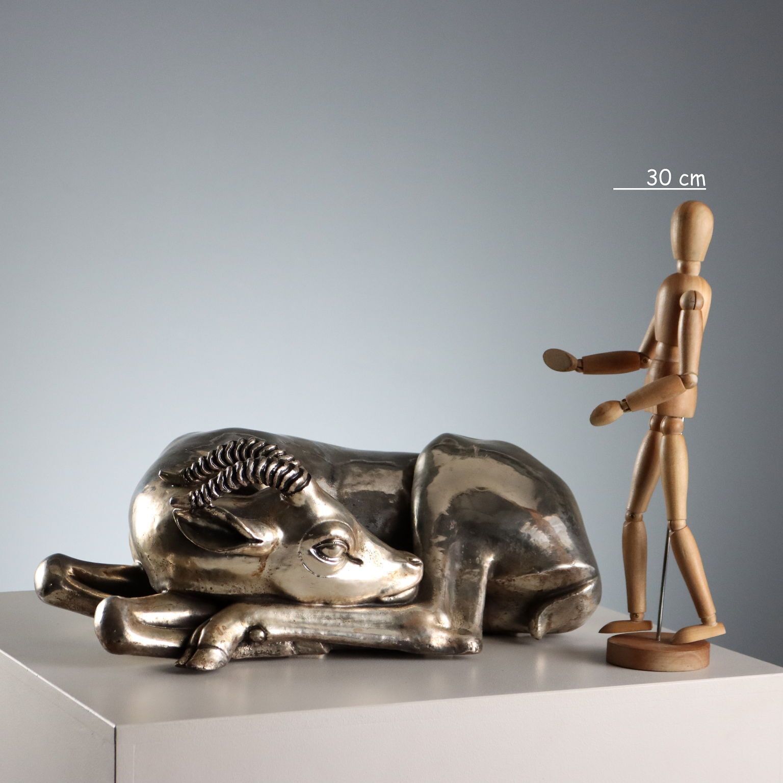 Sculpture d'époque représentant une antilope, argentée, F.Lli Raddi, XXe siècle photo furniture