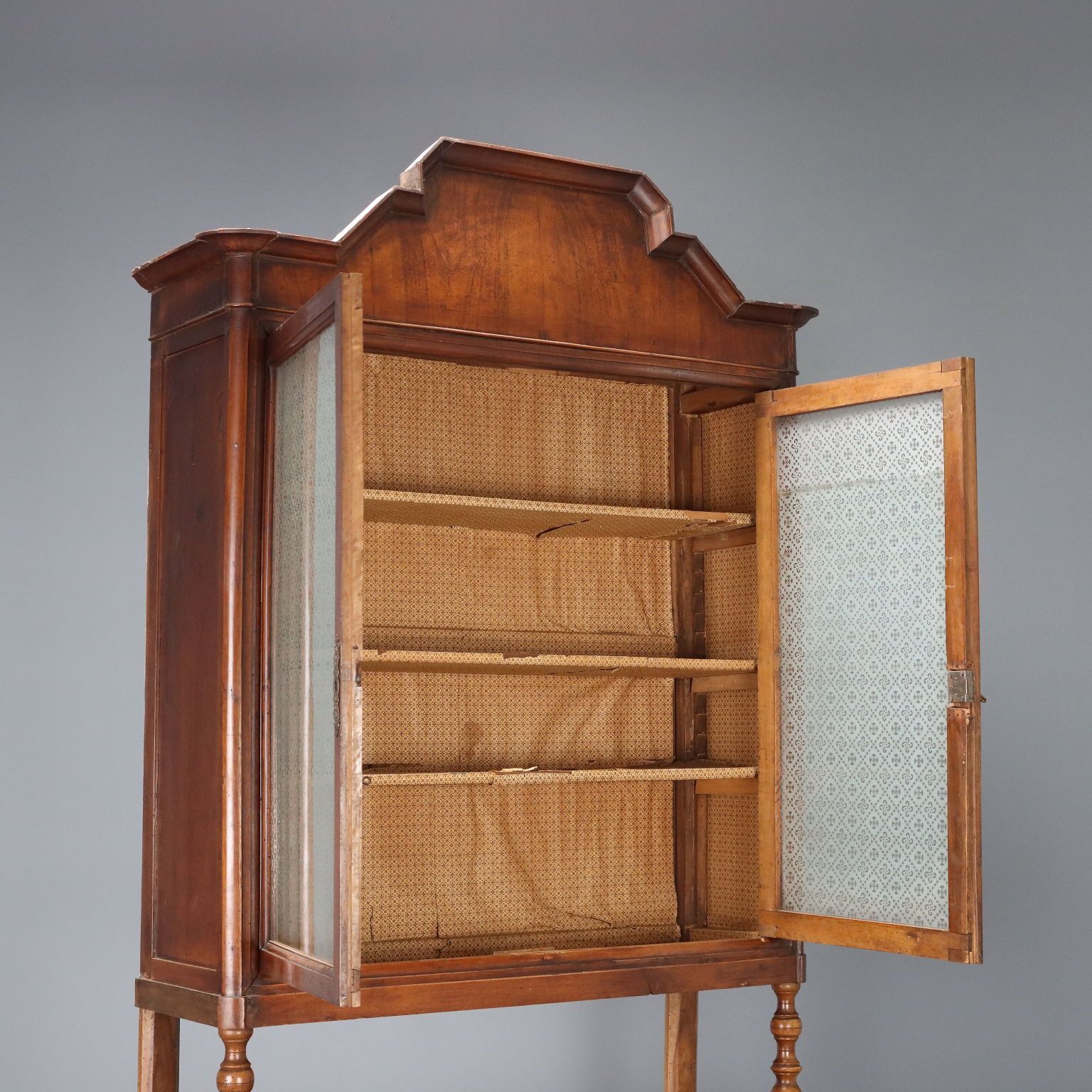 Armoire d'époque Umbertino en noyer, Italie, XIXe siècle photo Mobilier