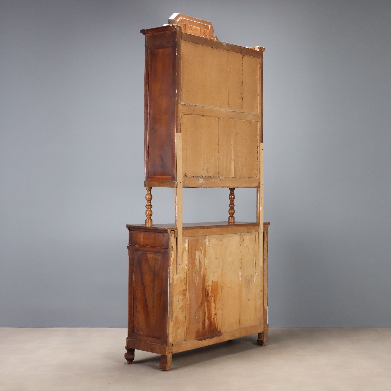 Mobilier Armoire d'époque Umbertino en noyer, Italie, XIXe siècle photo