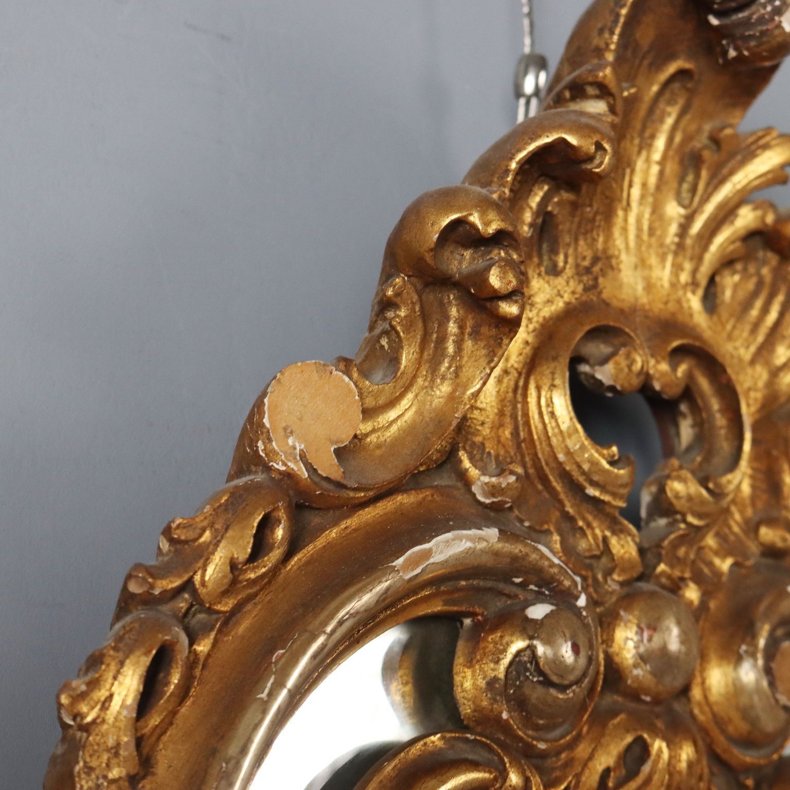 Miroir d'époque en bois sculpté et doré, Italie, XXe siècle photo vinterior