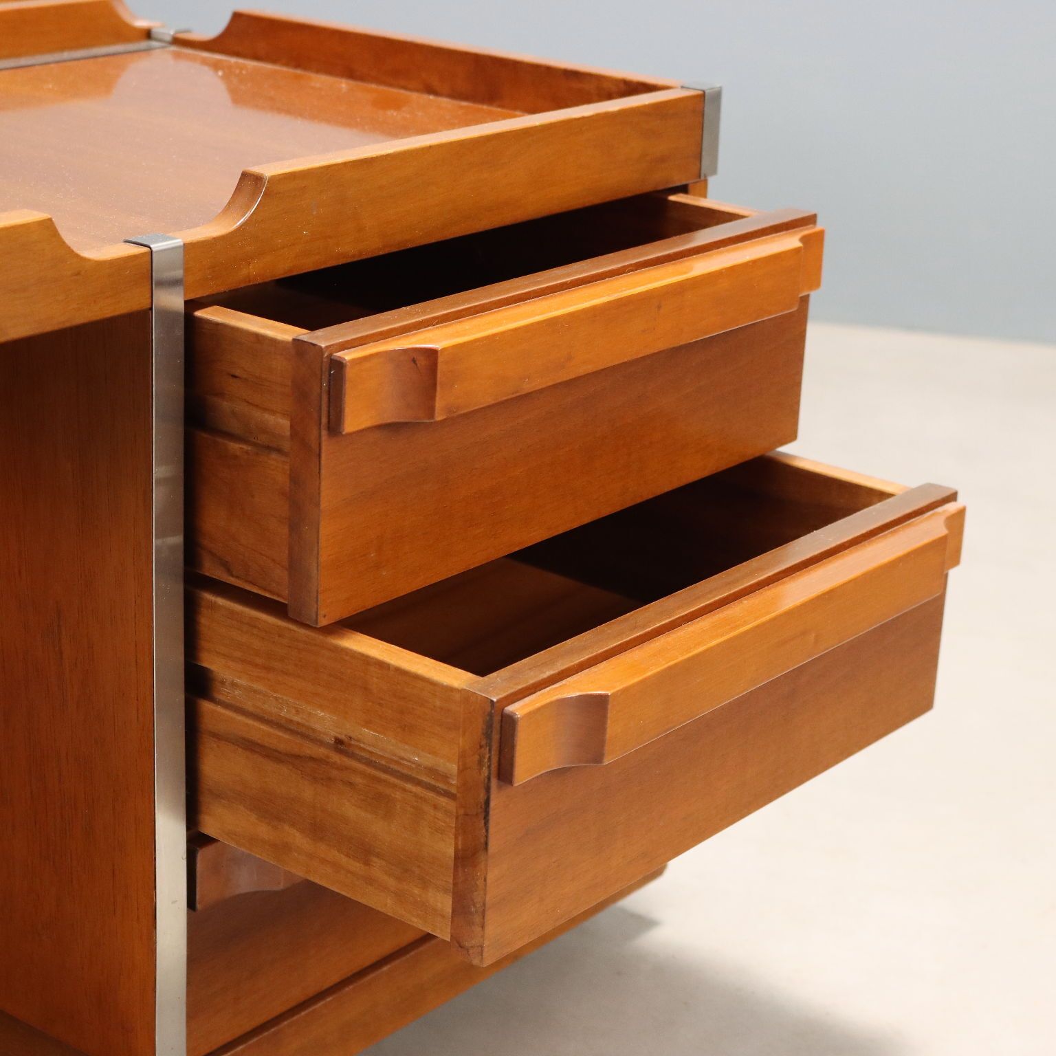 Table basse vintage Tanganyka en placage de noyer, design italien, années 1970 photo Mobilier
