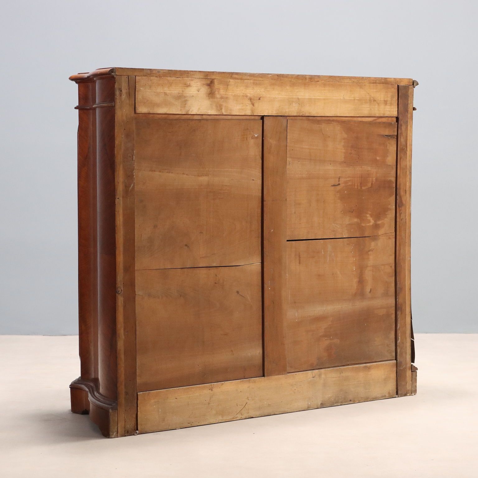 photo for sale Buffet Umbertine en noyer et loupe de noyer