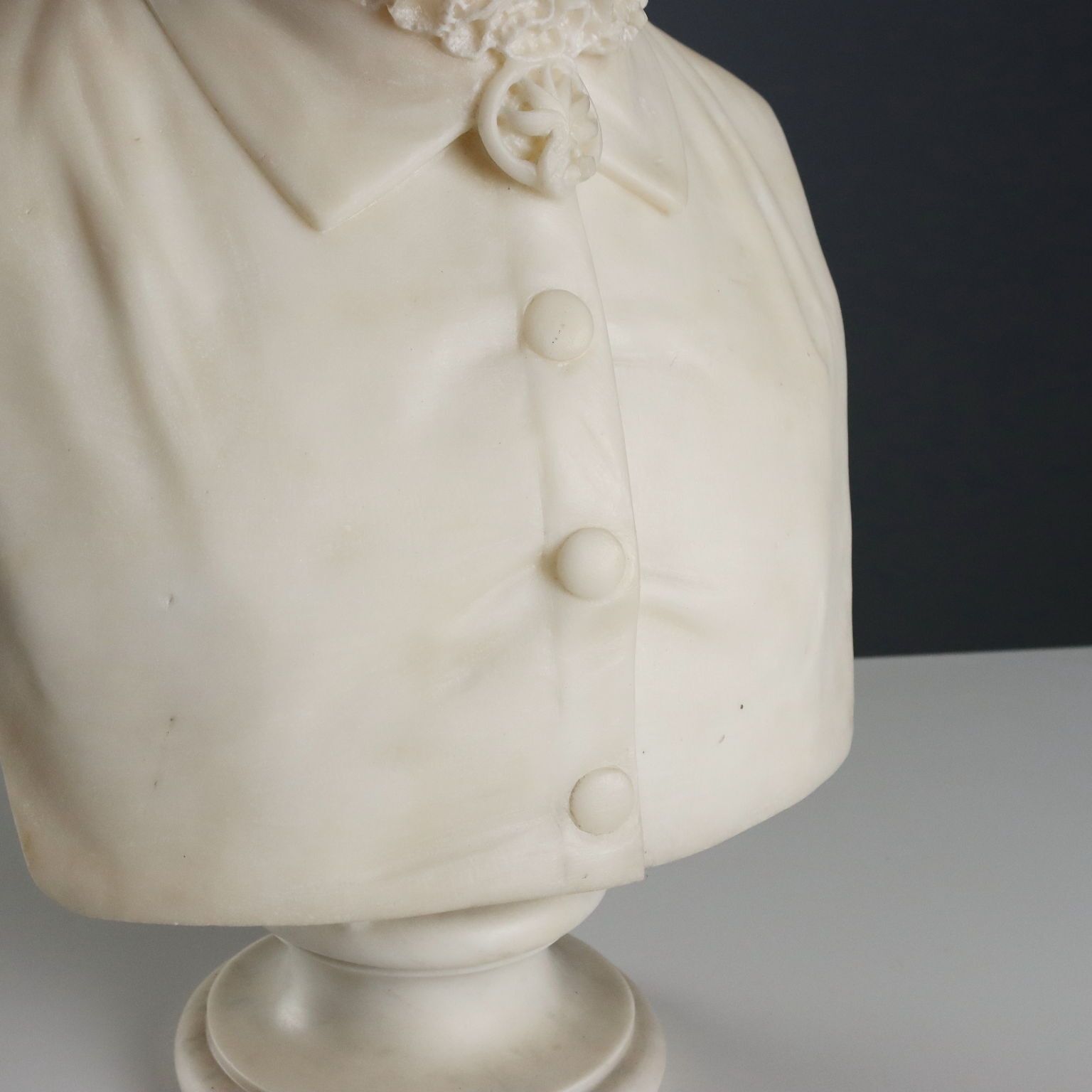 Buste d'époque de noble dame en marbre blanc, Italie, XIXe siècle photo 1210.0