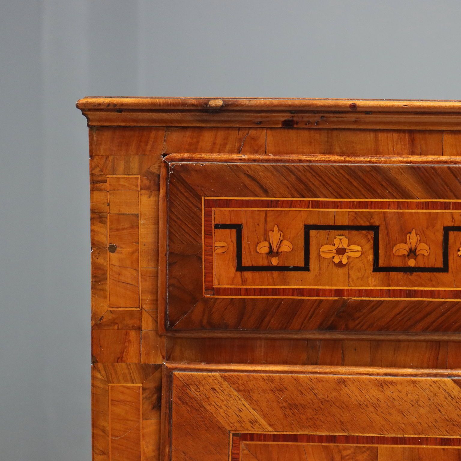 Chests Of Drawers Neoclassical Walnut XVIII Century photo Furniture