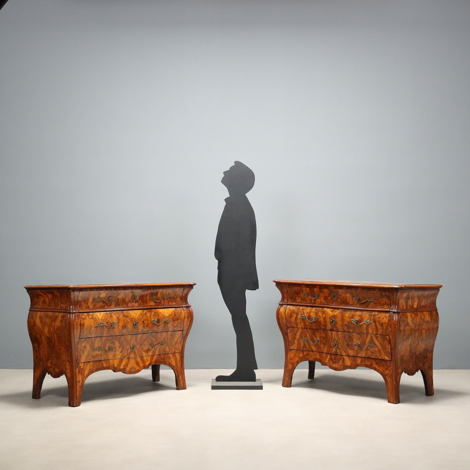 Antieke Ladekasten Walnoot Wortelfineer Italië 18e Eeuw photo furniture