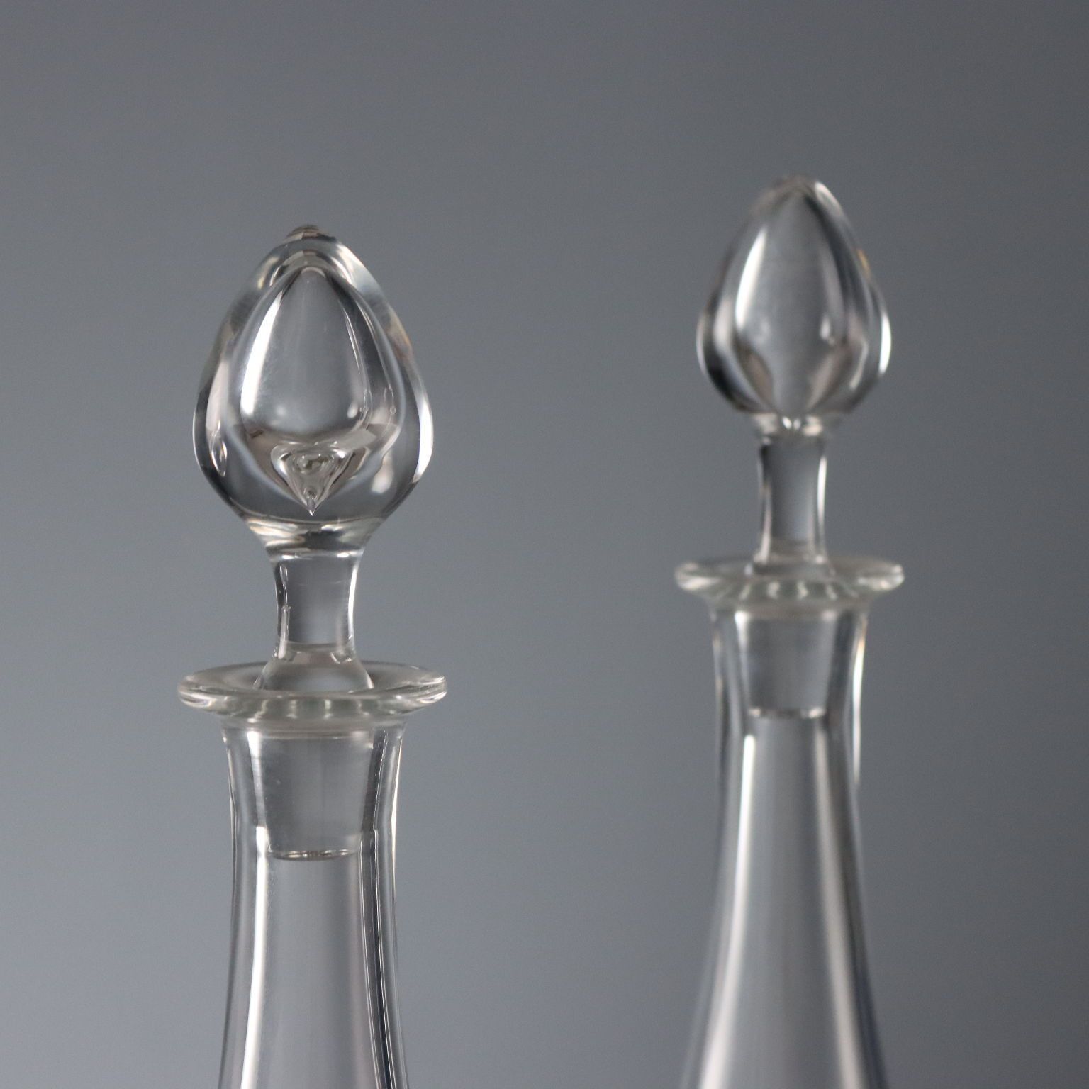 Flacons vintage en cristal Baccarat, France, XXe siècle photo for sale