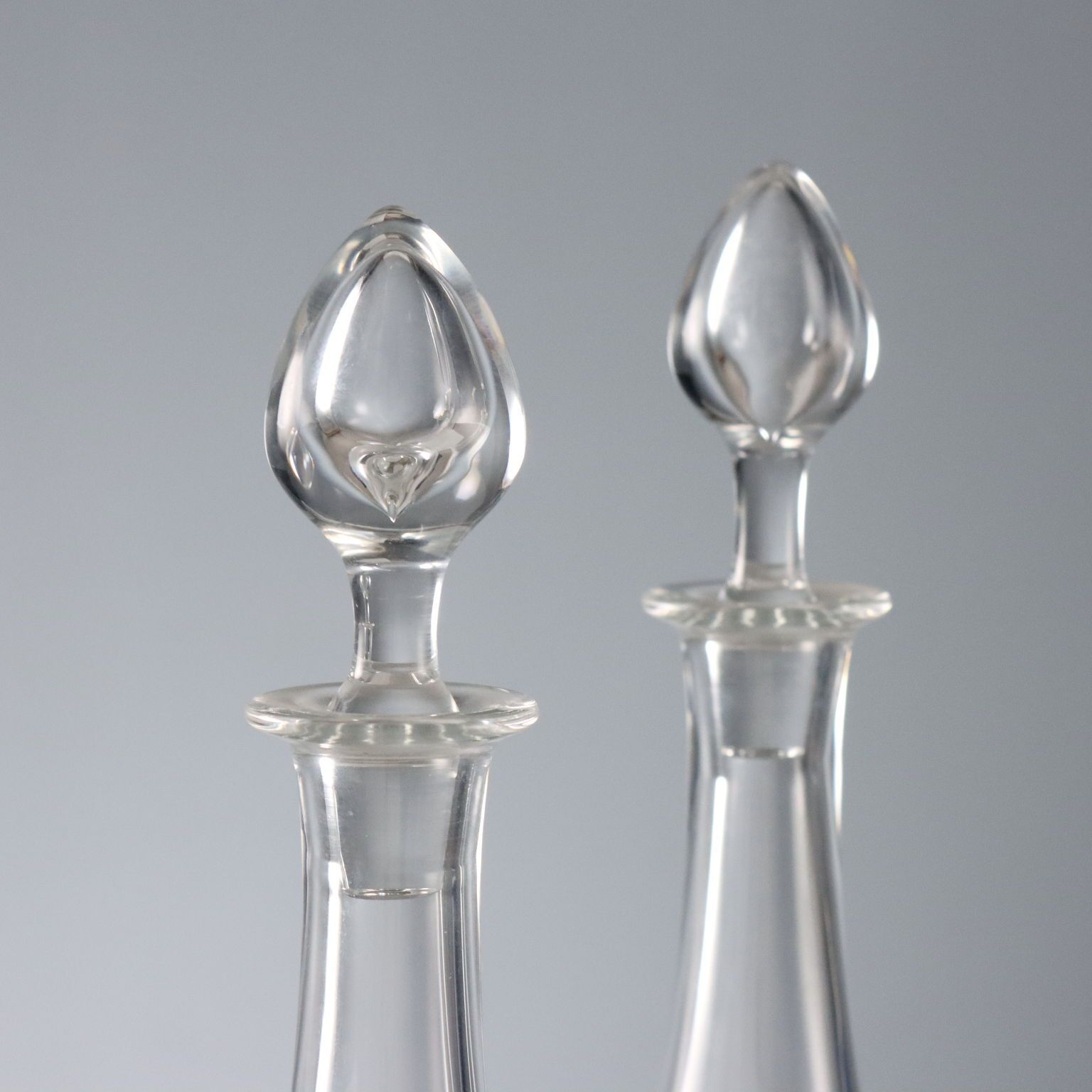 Flacons vintage en cristal Baccarat, France, XXe siècle photo Décoration
