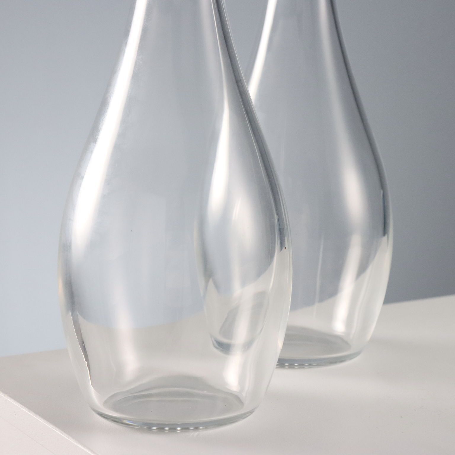Flacons vintage en cristal Baccarat, France, XXe siècle photo vinterior