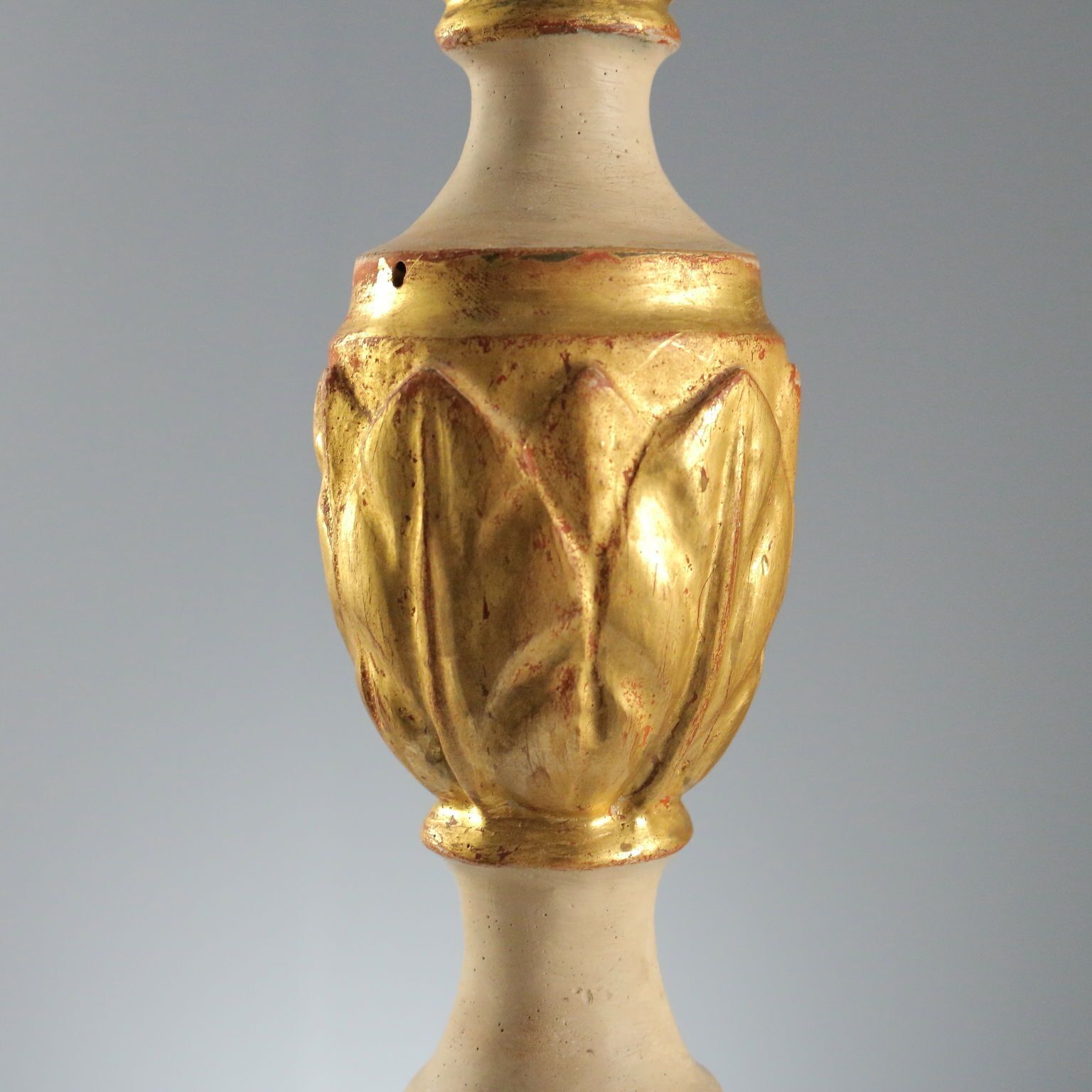 Candélabre d'époque en bois sculpté et doré, Italie, XIXe siècle photo Luminaires