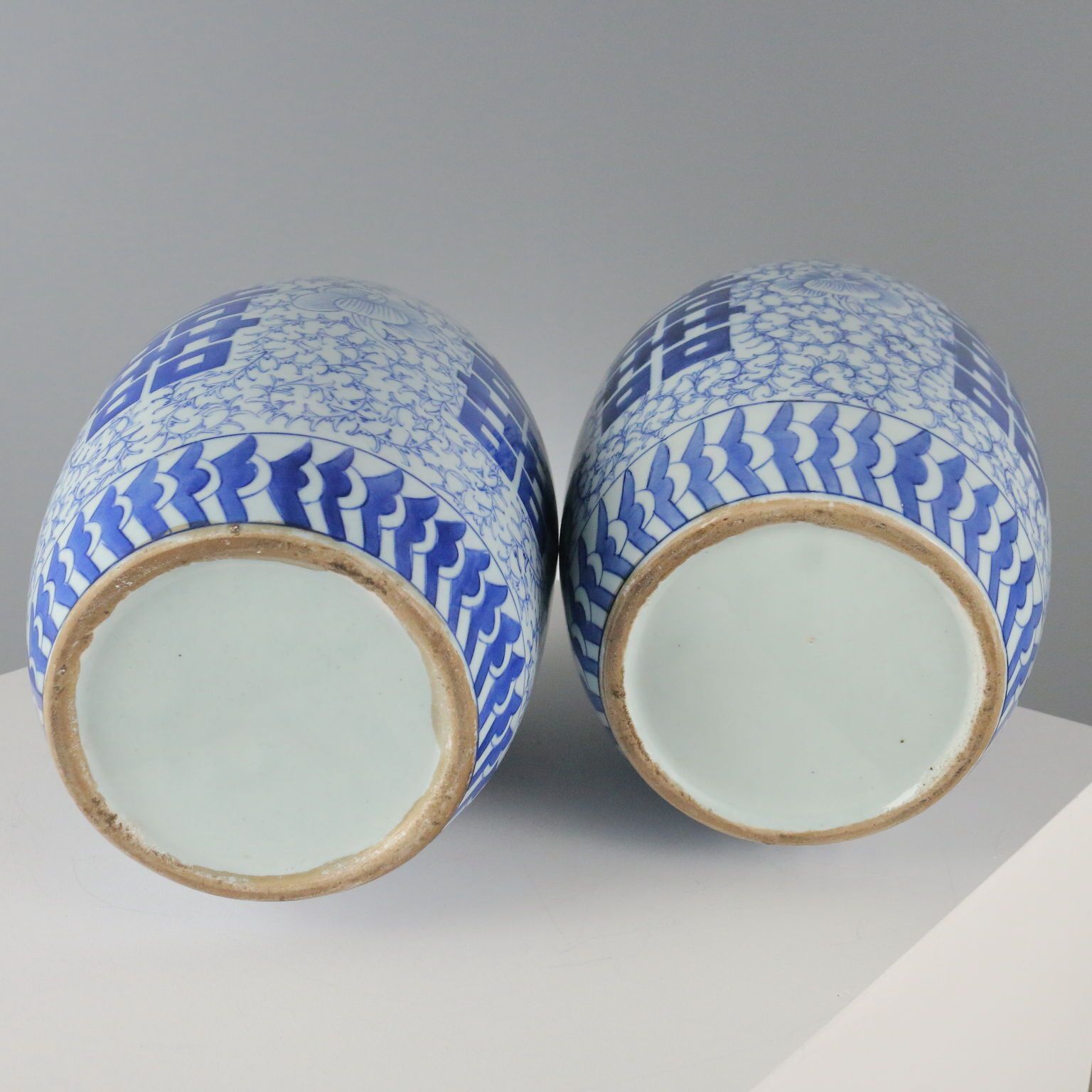 Paire de pots à gingembre à couvercle en porcelaine photo vintage