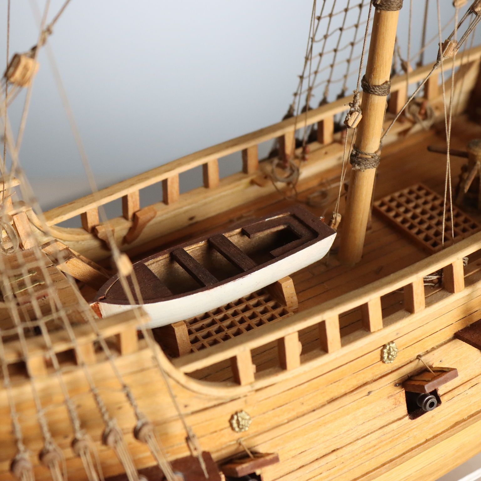 photo for sale Antiek houten schip in plexiglassenkoffer, handgemaakt, 20e eeuw