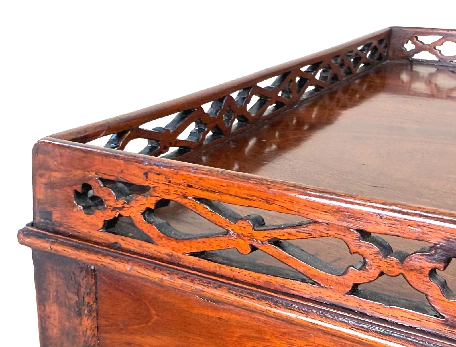 Georgiaanse mahonie zilvertaindel, Chippendale-periode (Engeland, ca. 1760) photo furniture