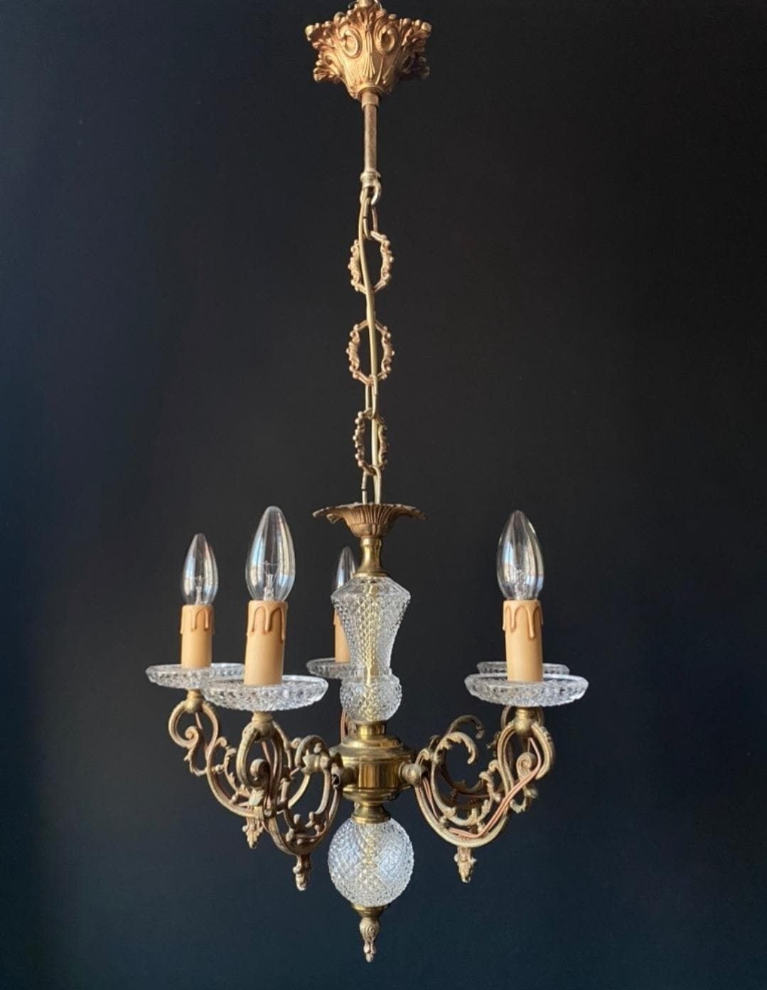 Lustre d'époque en verre, France photo furniture