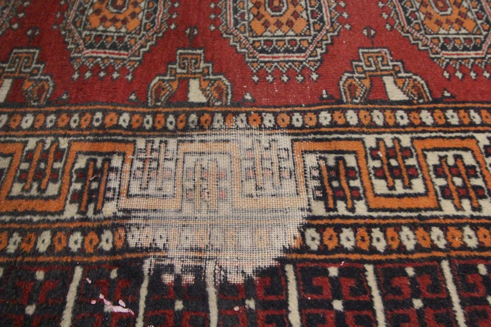 Oosters tapijt, woonkamervloerkleed, oud wol, handgeweven, traditioneel vloerkleed photo buy