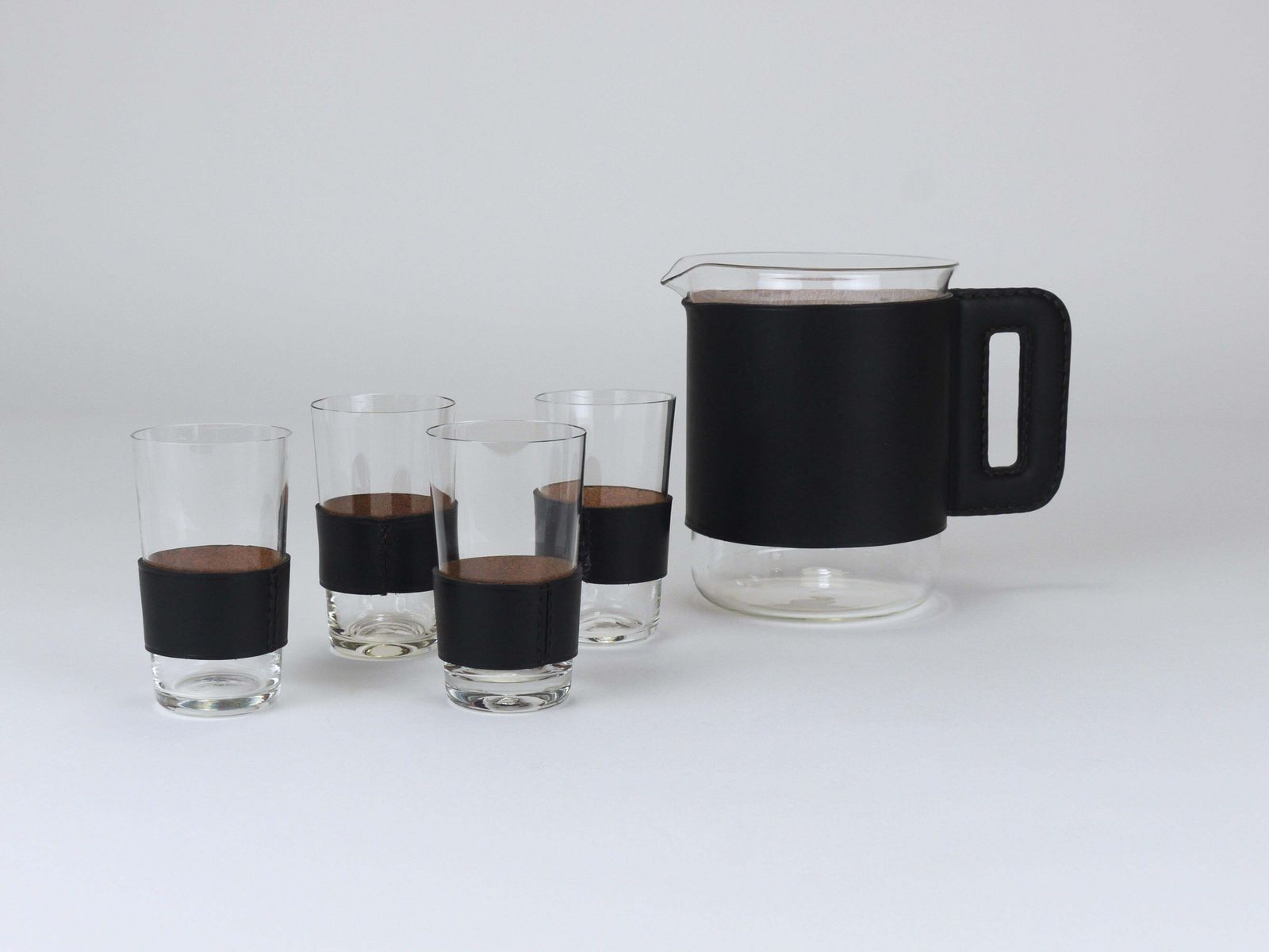 Carl Auböck Martini Set Zwart Leer Karaf & Glazen, Oostenrijk, jaren 1950 photo vinterior