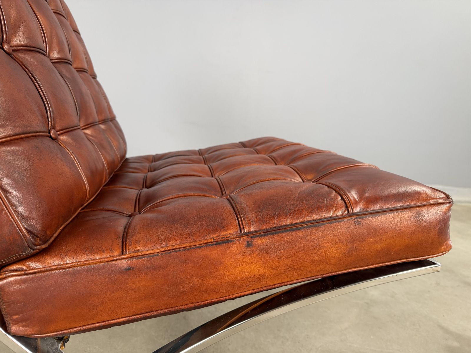 Furniture Barcelona Chair Leather Lounge Brown Tan Accent Chair Bauhaus Statement Armchair photo