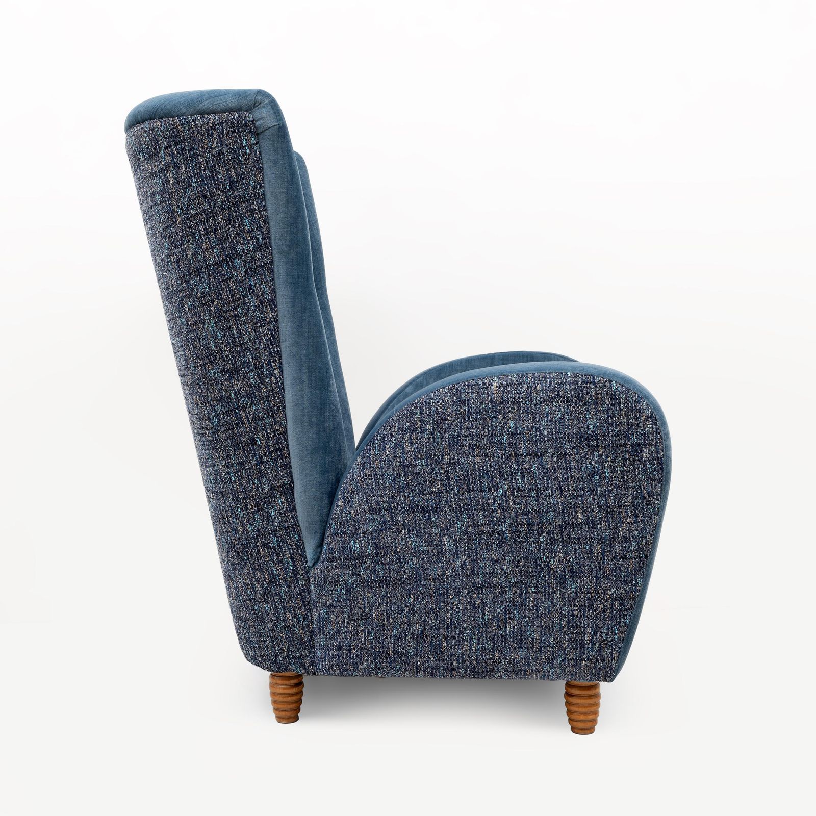 photo for sale Paire de fauteuils italiens à dossier haut en velours bleu et chenille, attribués à Paolo Buffa, années 1950