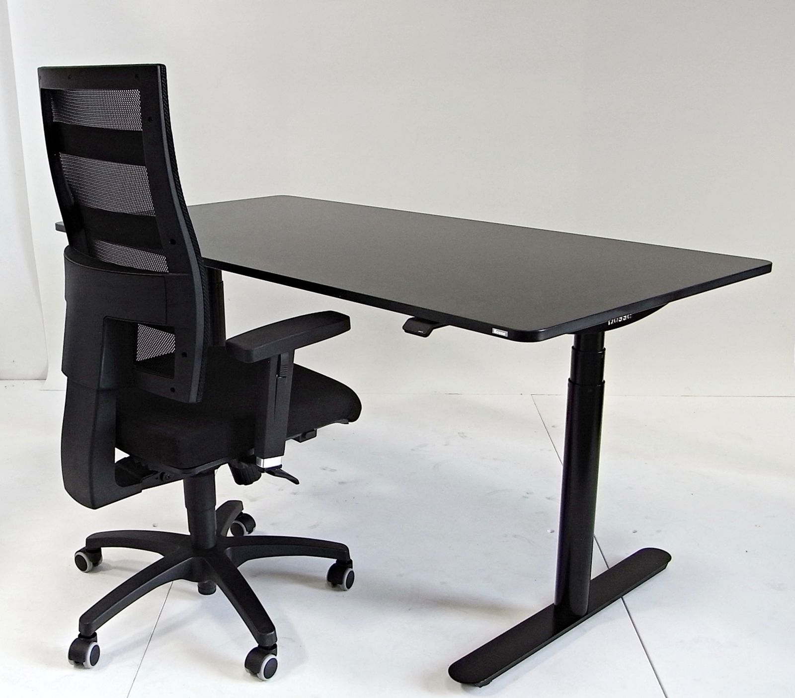 photo vinterior Bosse M3, Module Space, bureau, elektrisch in hoogte verstelbaar, 2020s