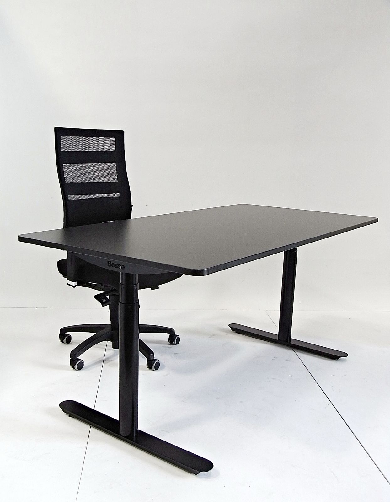photo vintage Bosse M3, Module Space, bureau, elektrisch in hoogte verstelbaar, 2020s