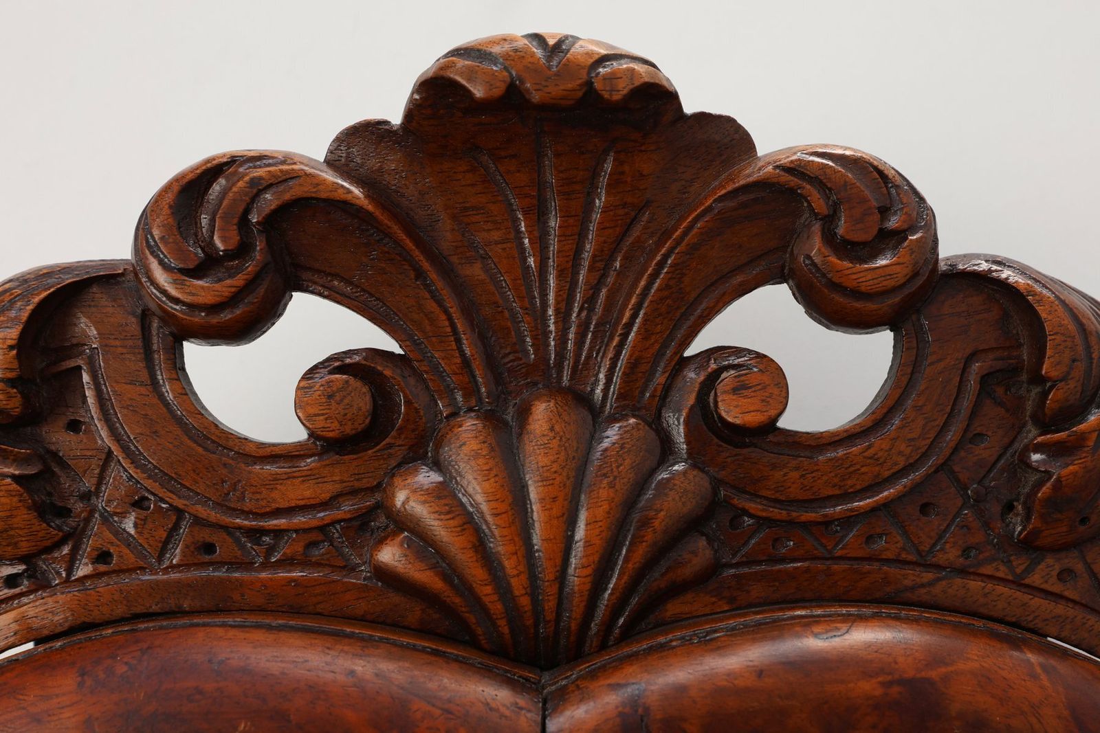 Louis XV Style Root Veneer Mirror With Scalloped Curved Frame And Oister Crest, 1800s photo buy
