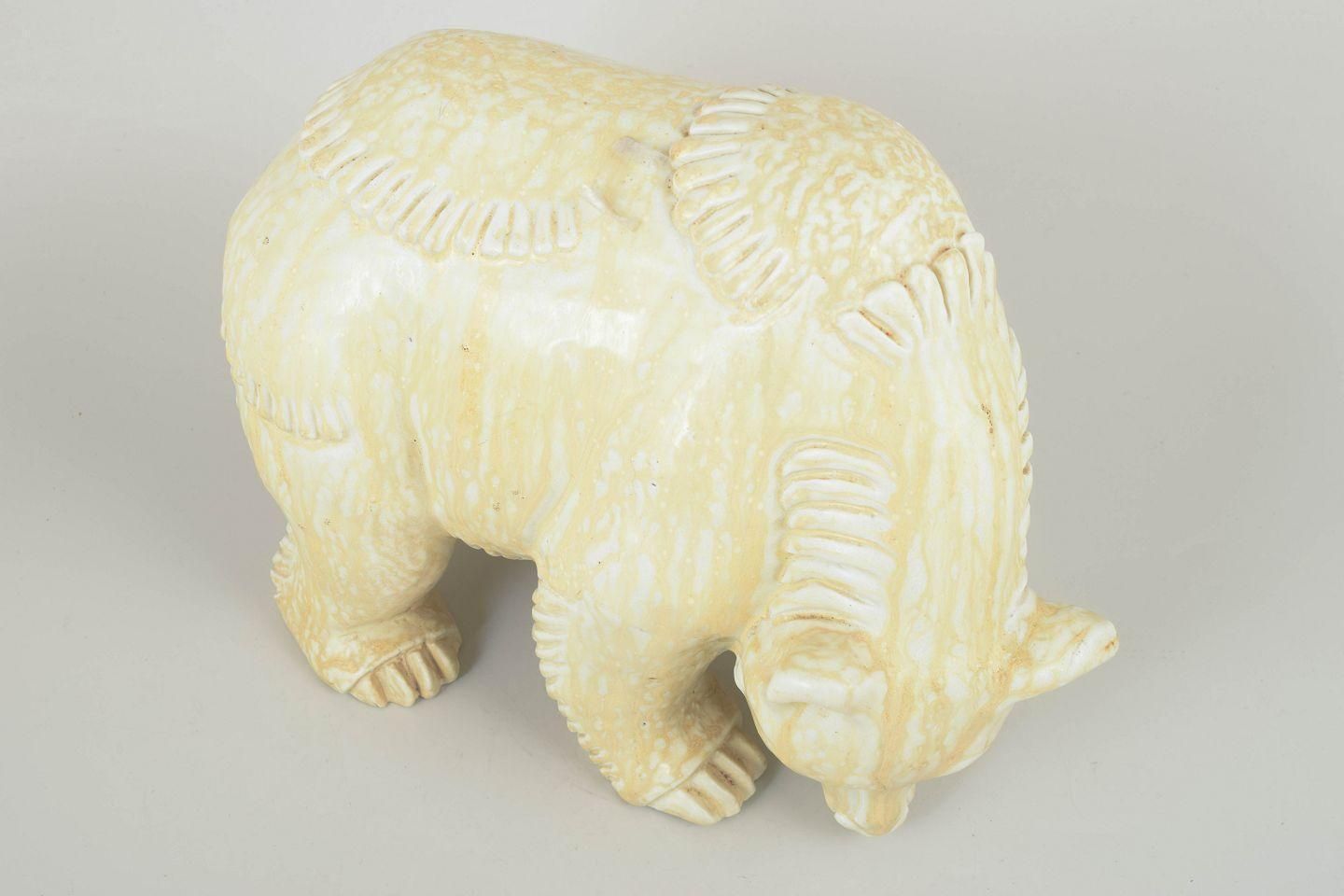 Figurine en grès Gunnar Nylund, Rörstrand. Grand ours polaire. Milieu du XXe siècle. photo furniture
