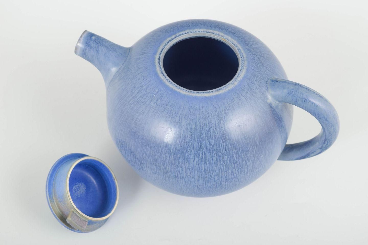Berndt Friberg, Gustavsberg Studio. Théière rare en grès à glaçure bleue. 1951 photo furniture
