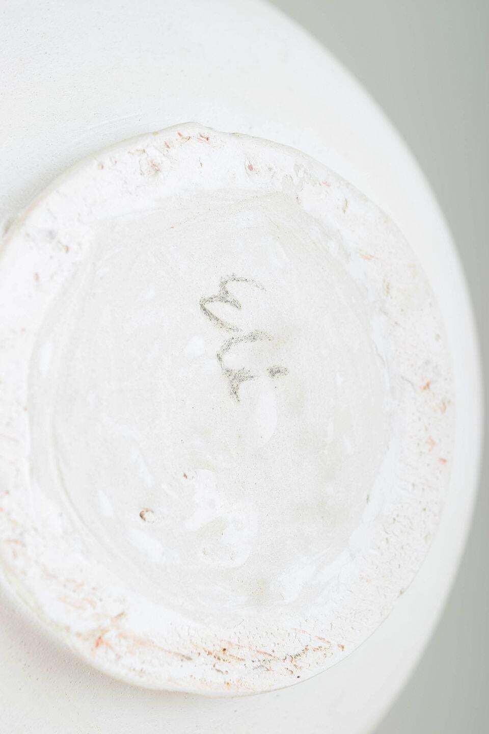 Eli Keller, Duitsland. Stoneware vaas met licht glazuur en gemarmerde decoratie. photo Woonaccessoires