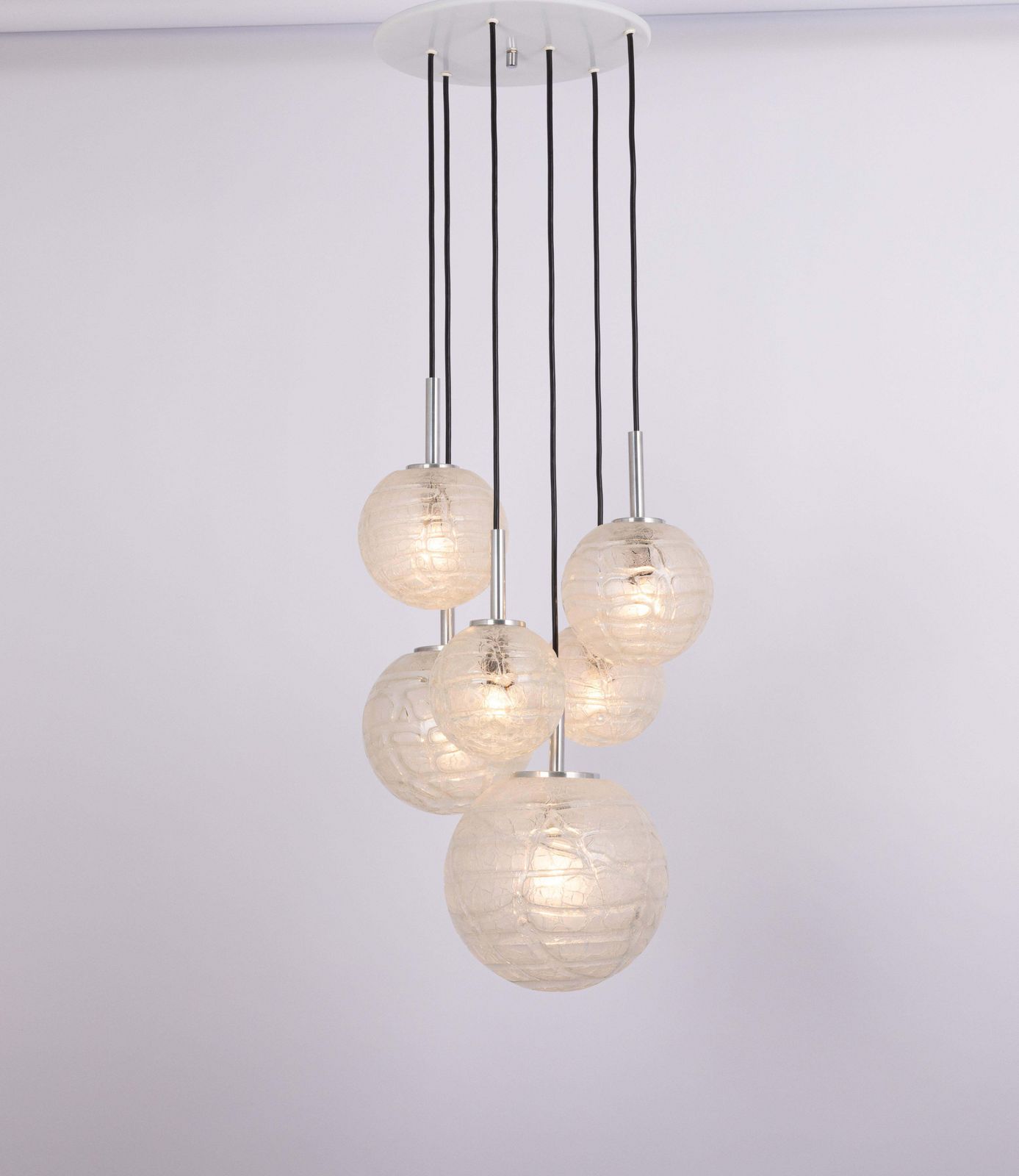 Grote design hanglamp met cascadestructuur en ijsglas, Doria, Duitsland, jaren 1970 photo buy
