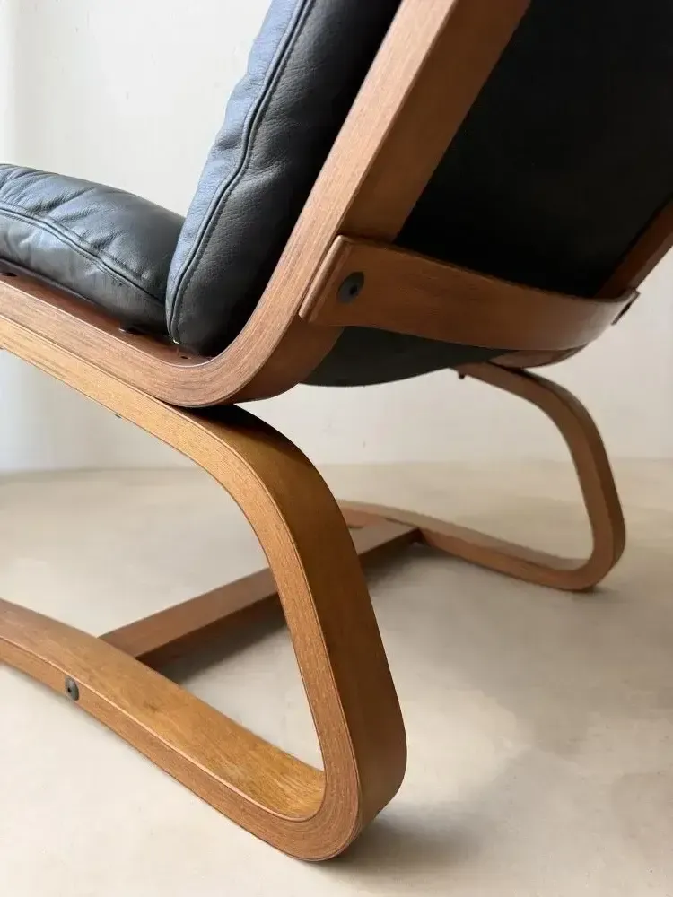 Mid-Century Fauteuil in Zwart Leer van Multiplex, jaren 1970 photo Meubels