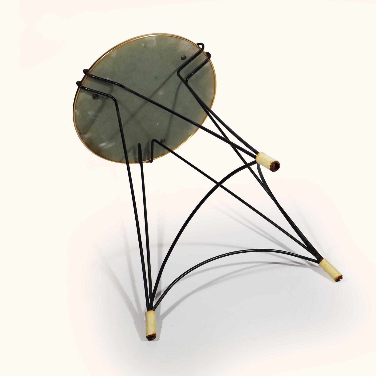 photo vinterior Table d'appoint tripode vintage avec plateau miroir à cadre doré