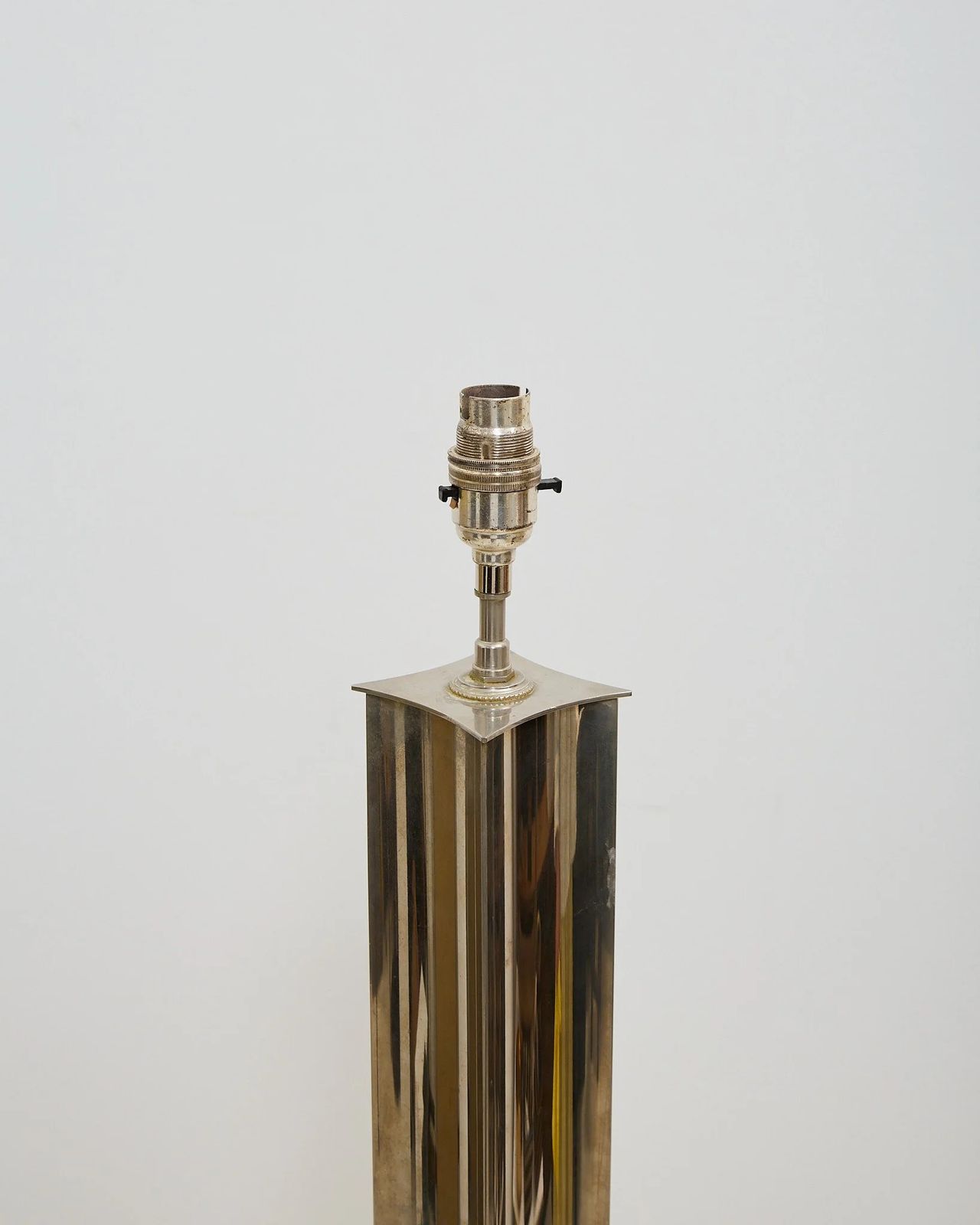 Smart Modernist Lamp, 1960s photo vinterior