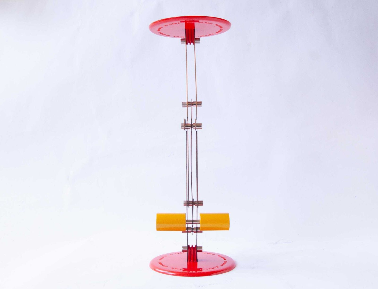 photo furniture Memphis Wakita Hi Techs brievenweegschaal Sergio Carpani Balance Japan Postmodern Design