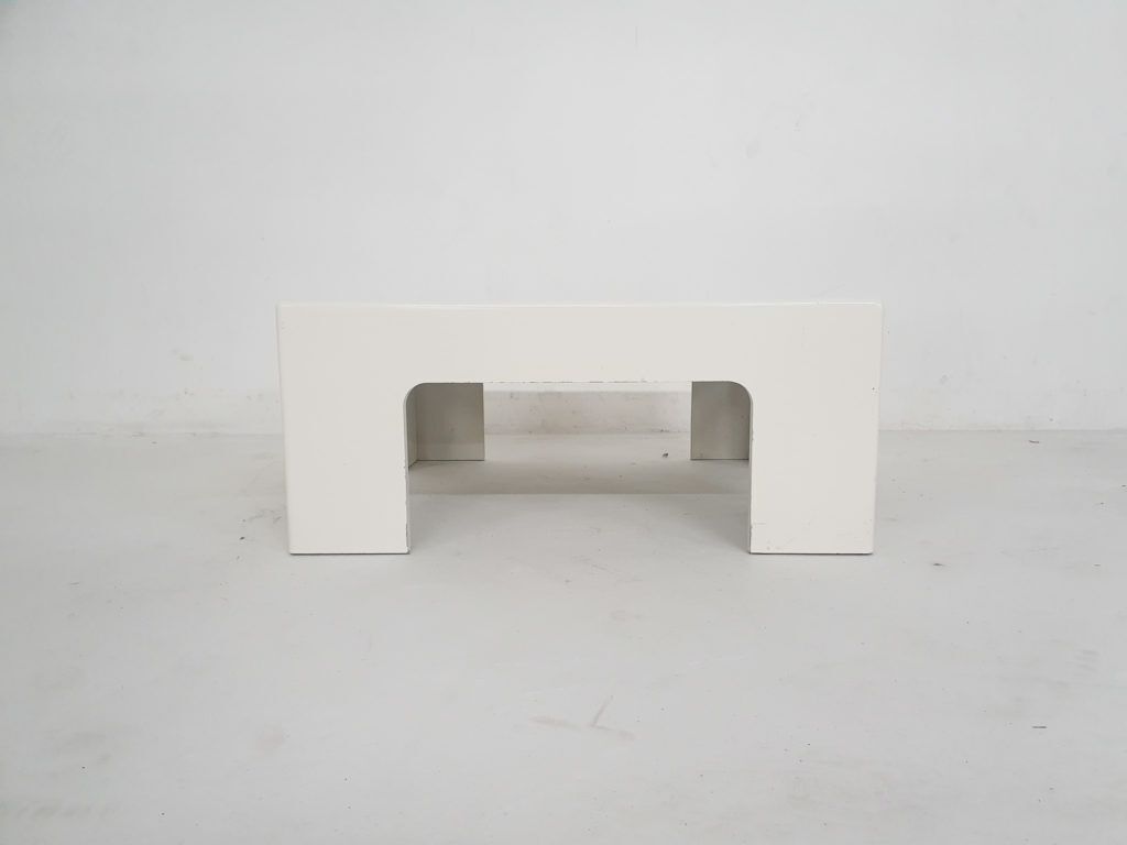 Witte vierkante salontafel, toegeschreven aan Marc Berthier, Frankrijk, jaren 1970 photo furniture