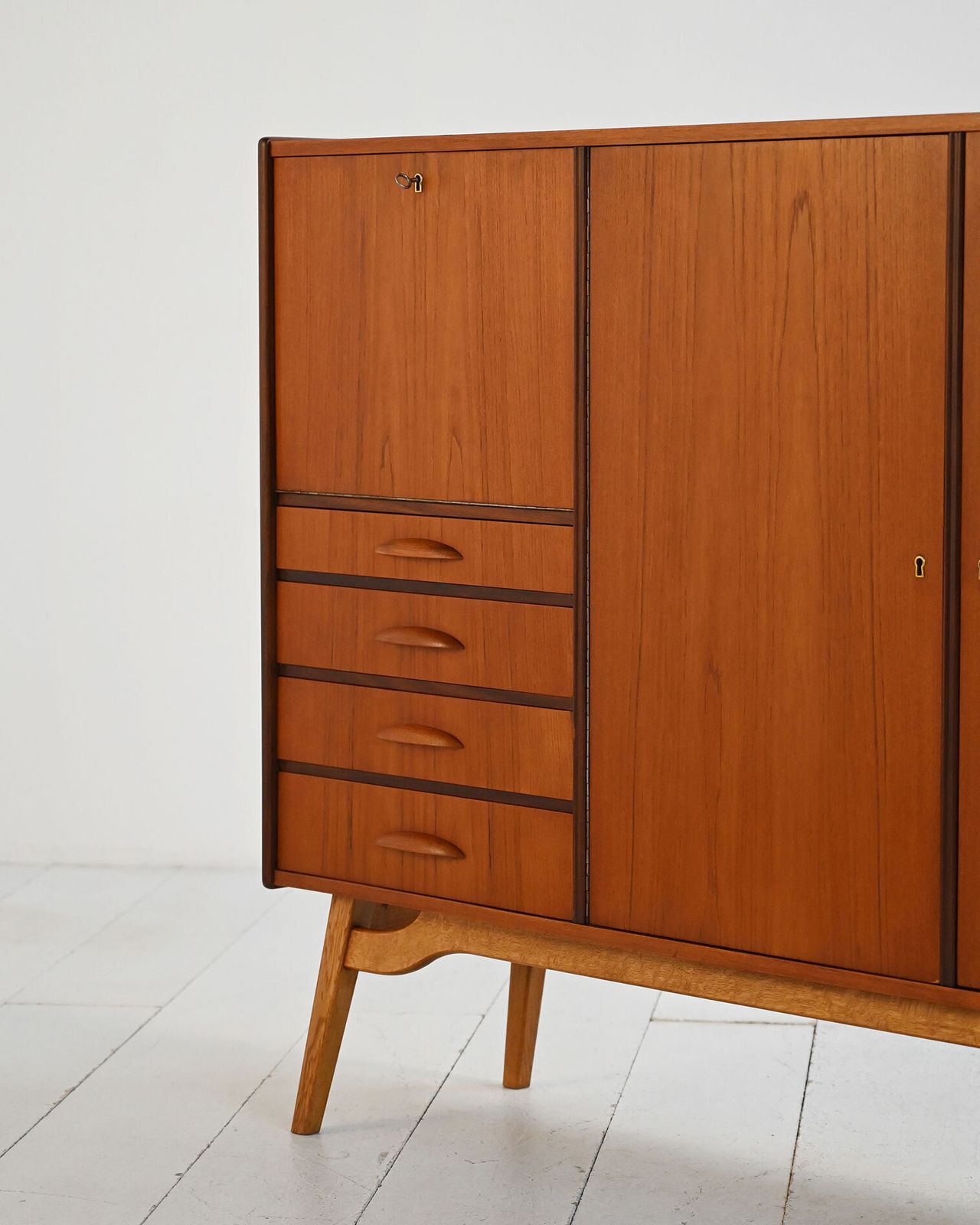 Deens highboard in teak en mahonie, ca. jaren 1950 photo buy