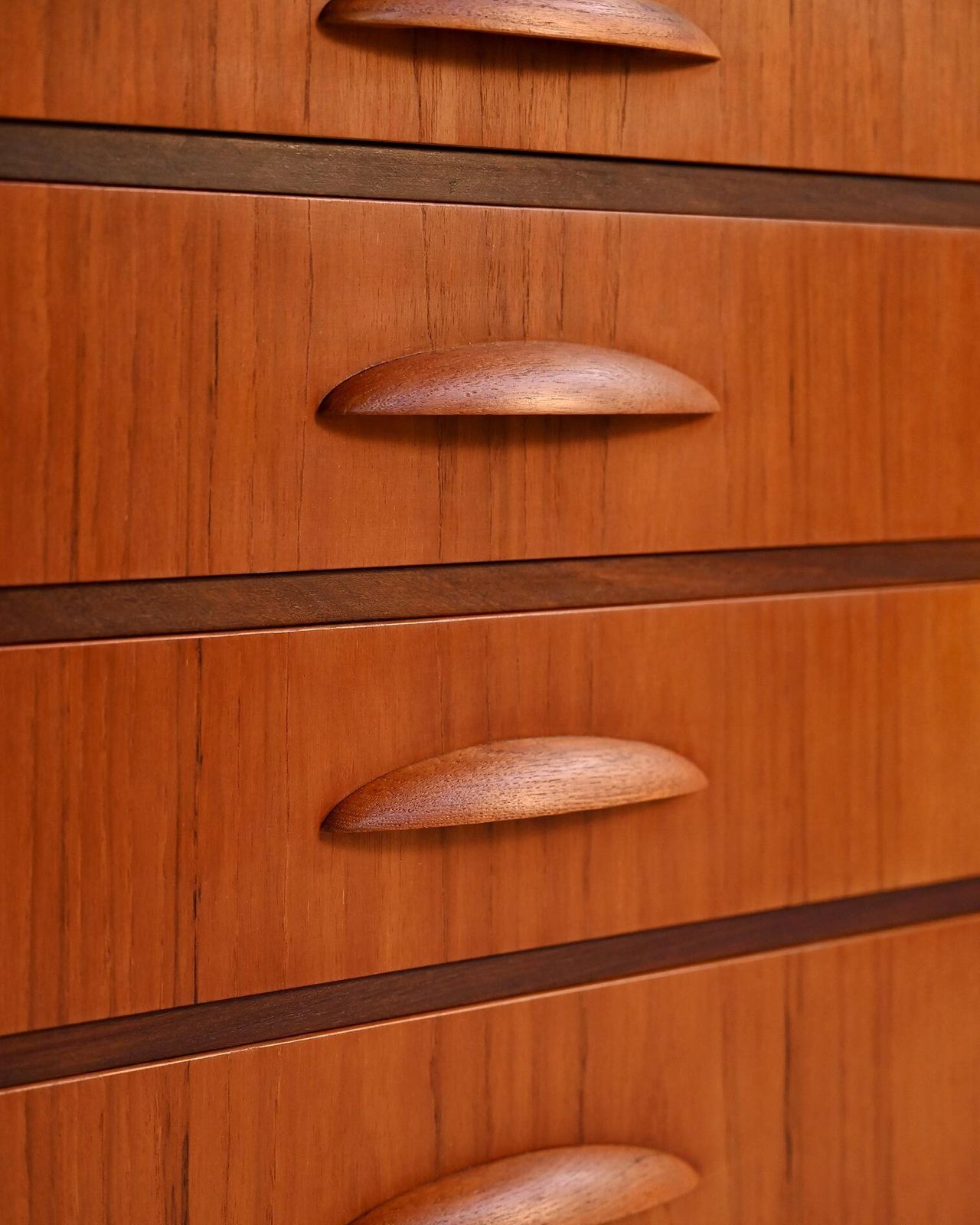Deens highboard in teak en mahonie, ca. jaren 1950 photo vintage