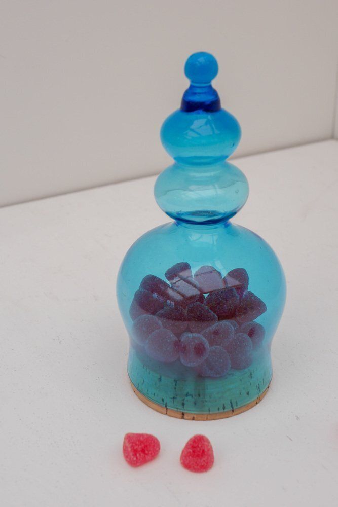 Bonbonnière en verre soufflé à la bouche, par Bertil Vallien pour Kosta Boda, années 1970 photo furniture