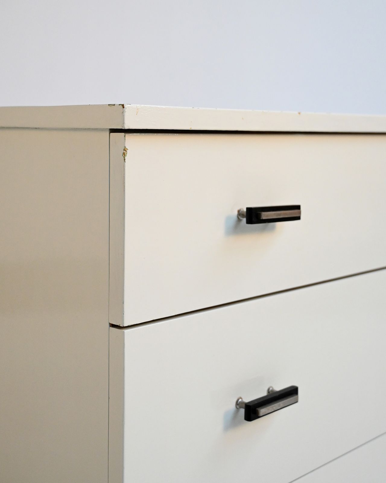 Scandinavische gelakte kast, jaren 1930/40 photo buy