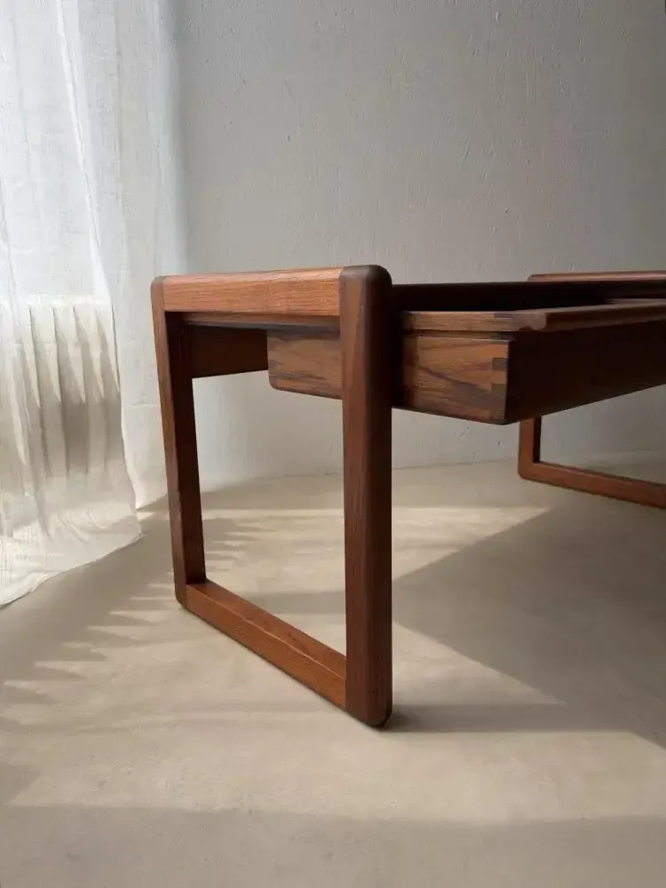 photo furniture Aksel Kjersgaard Teakhouten Salontafel Ca. Jaren 1960