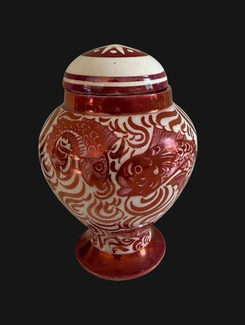 William De Morgan Lidded Vase photo Woonaccessoires