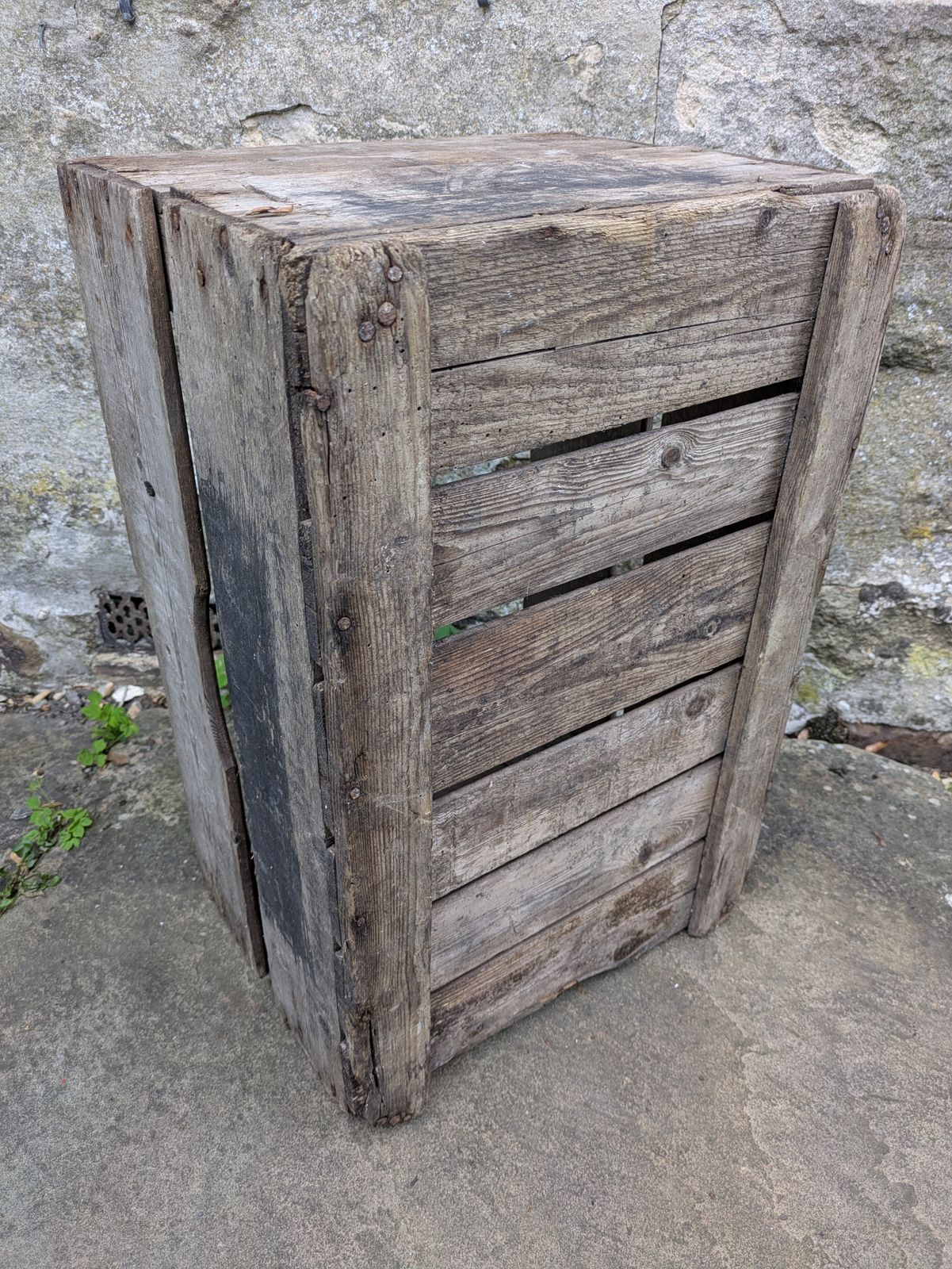 Vintage Wooden Crate photo vinterior