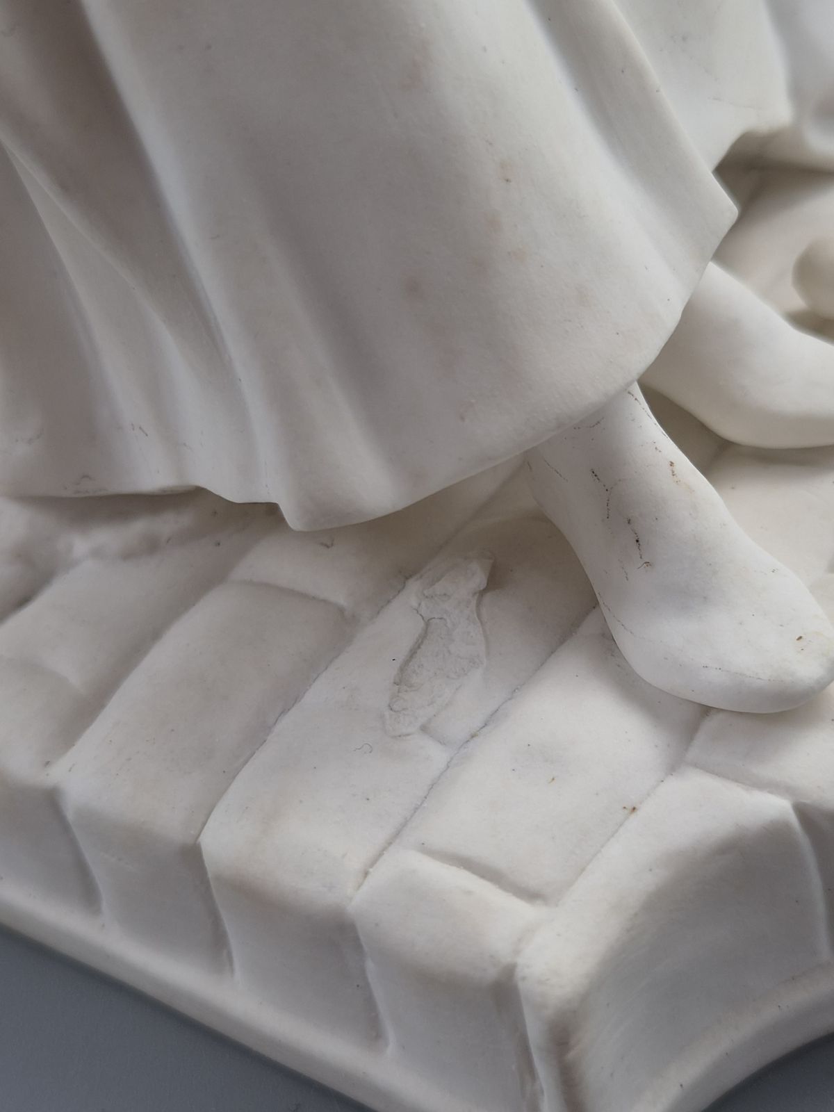 Woonaccessoires Old Paris Parian figuur van La Dormeuse naar Michel Victor Acier, ca. 1850-1880 photo