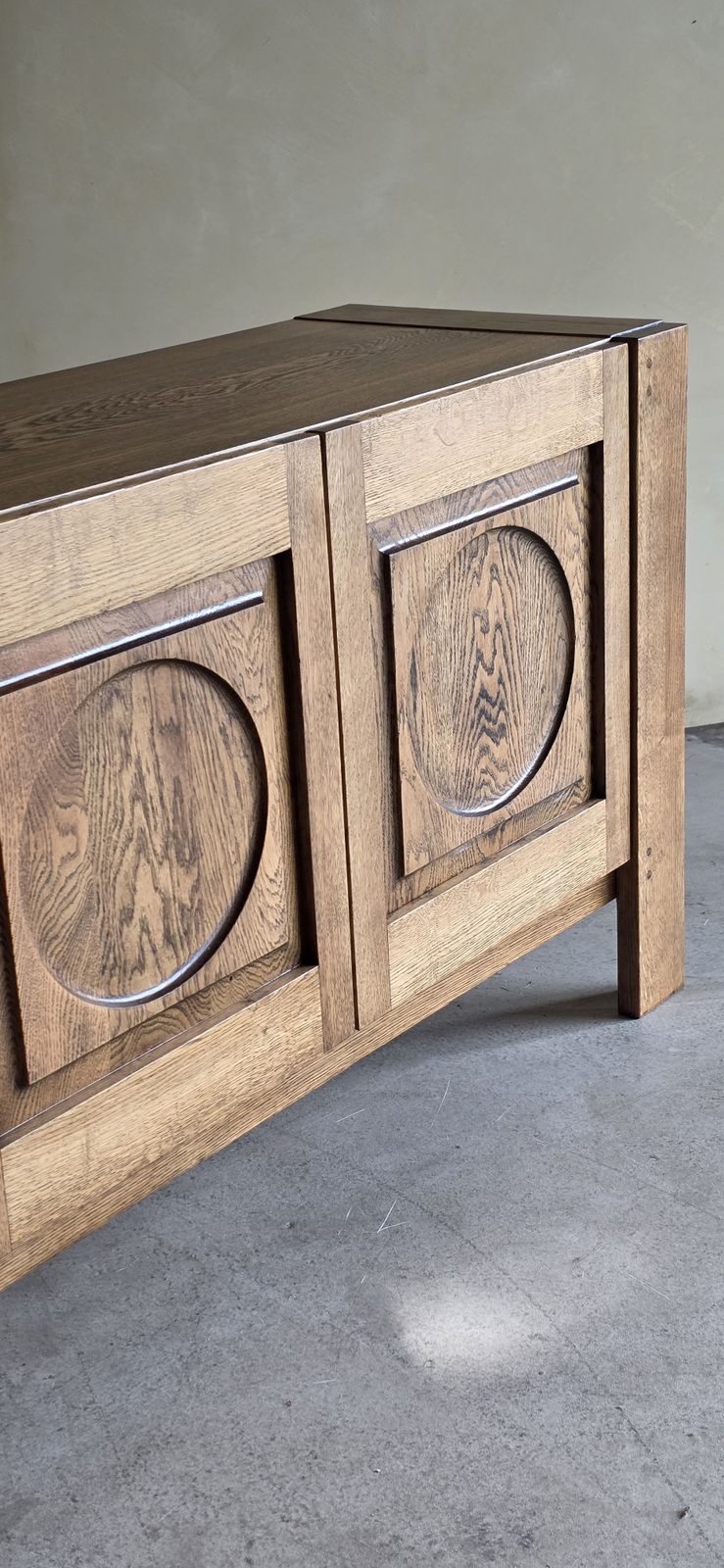 Brutalistisch dressoir in naturel eiken photo vinterior