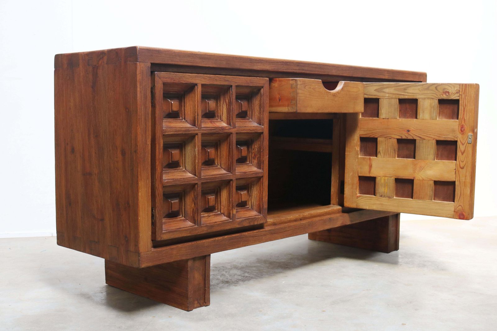 Enfilade mid-century BIOSCA, en pin teinté, Espagne, Brutalist, années 1960 photo buy