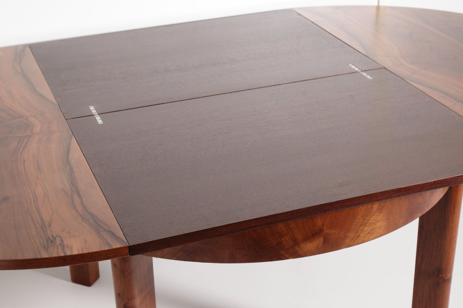 Ronde Uitschuifbare Eettafel H 183 in Walnoot door Jindrich Halabala voor UP Závody, jaren 1930 photo buy