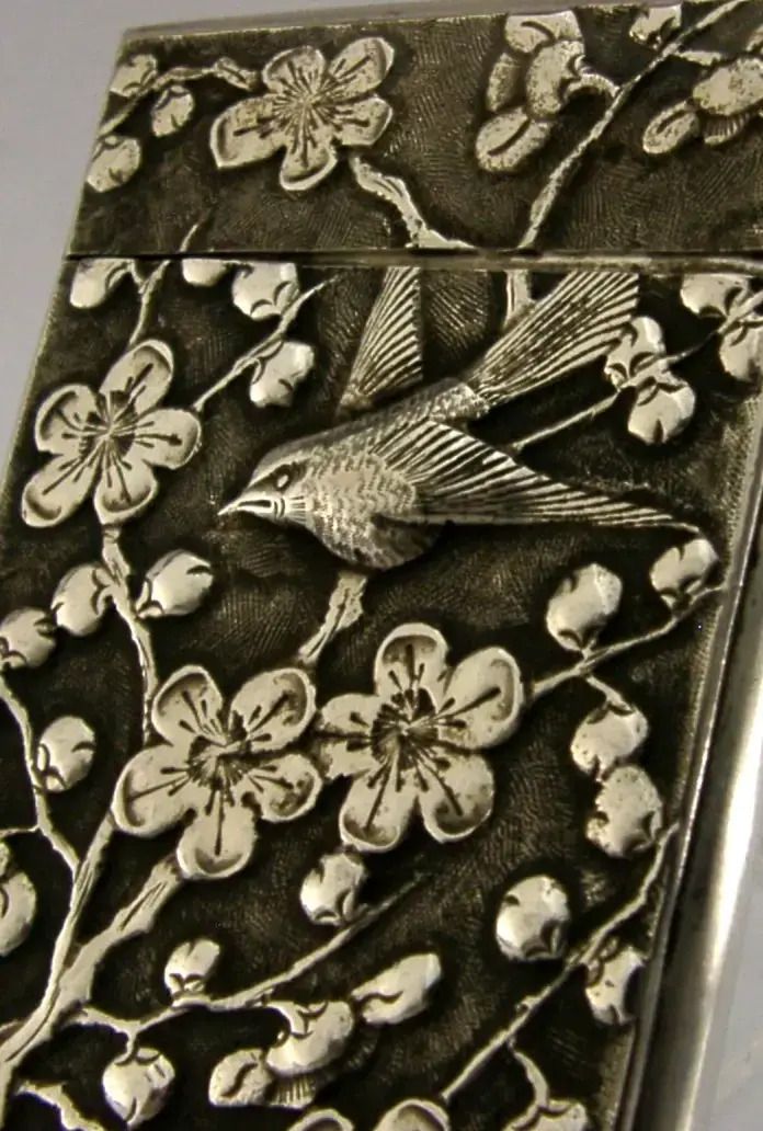 Chinees exportzilver kaarthouder ca. 1890, antiek, vogel en chrysant photo for sale