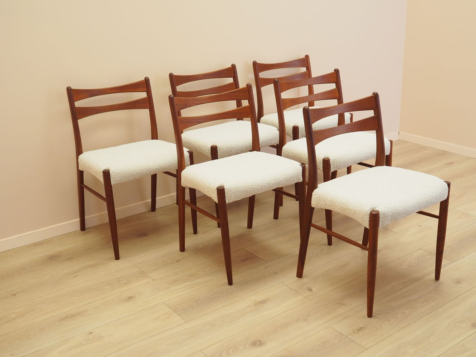 Set van zes teakhouten stoelen, Deens design, jaren 1960, gemaakt in Denemarken photo furniture